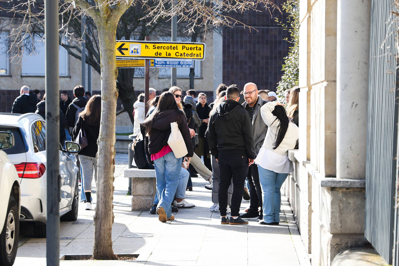 Nervios, &#039;lluvia&#039; de especialidades y repasos &#039;in extremis&#039;: así han sido los minutos previos al examen MIR