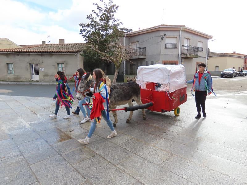 Los quintos alegran las calles de Villoria