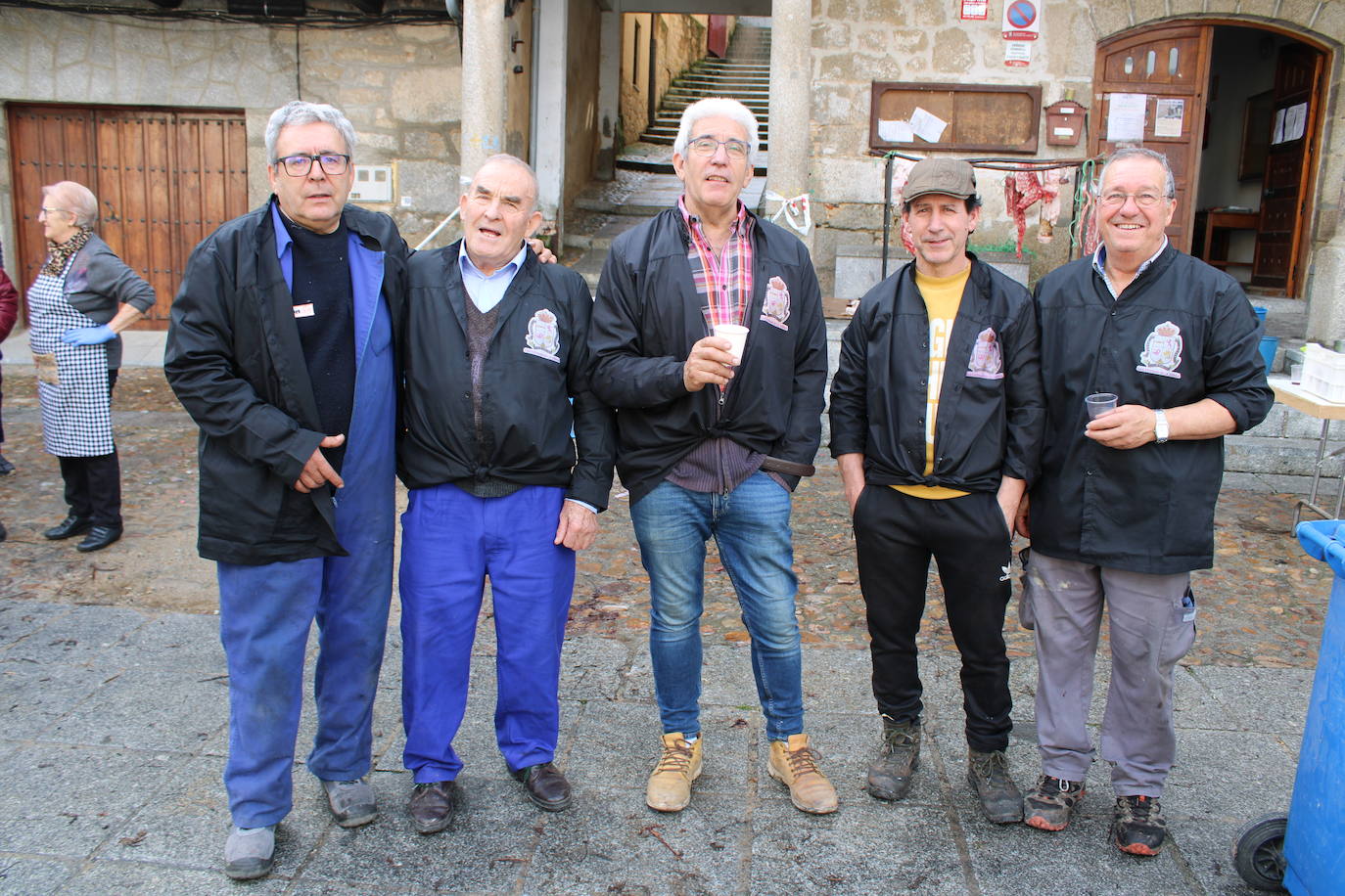 San Esteban de la Sierra disfruta de su matanza tradicional