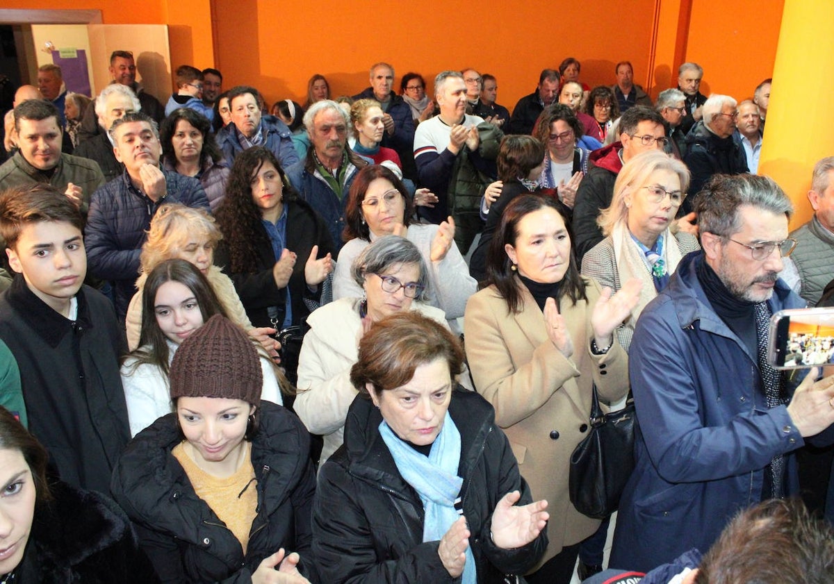 Imagen principal - Diferentes momentos del acto celebrado en Linares de Riofrío.