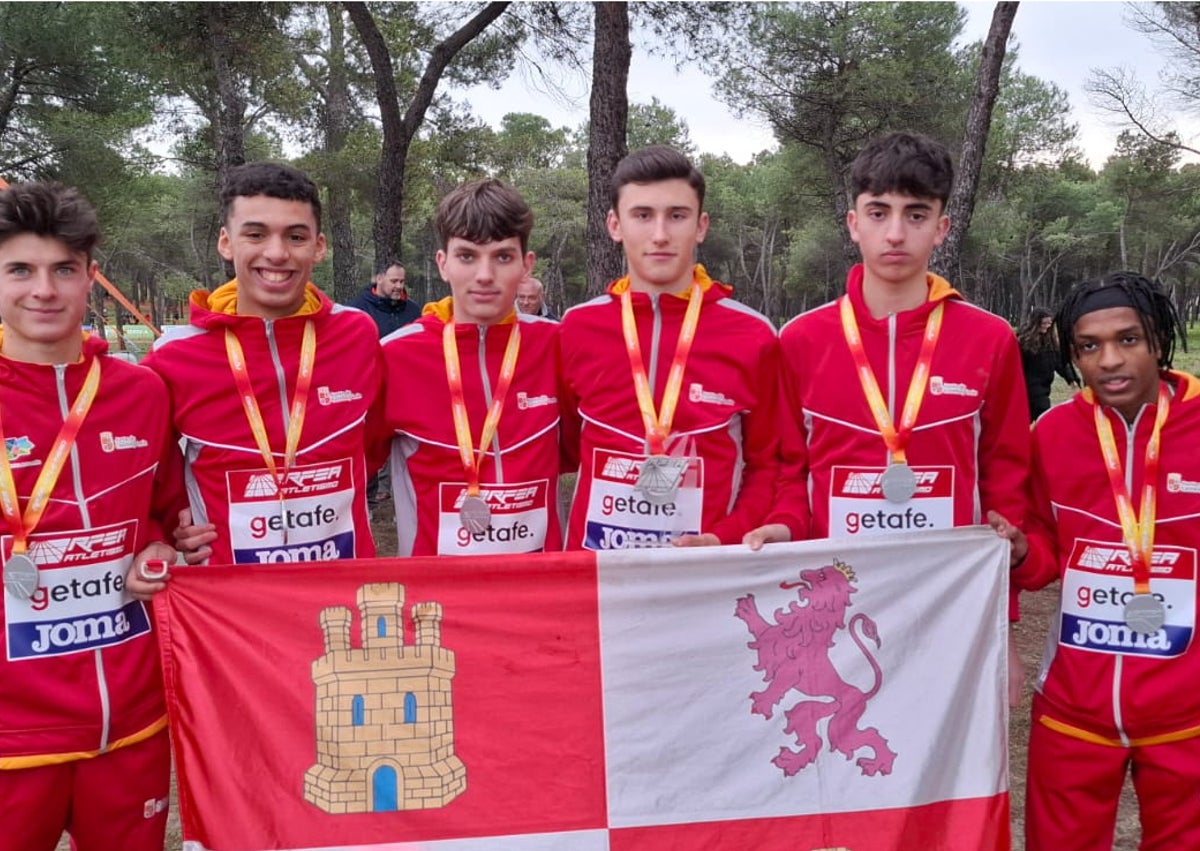 Imagen secundaria 1 - Los atletas salmantinos logran varias medallas en el Campeonato de España de campo a través