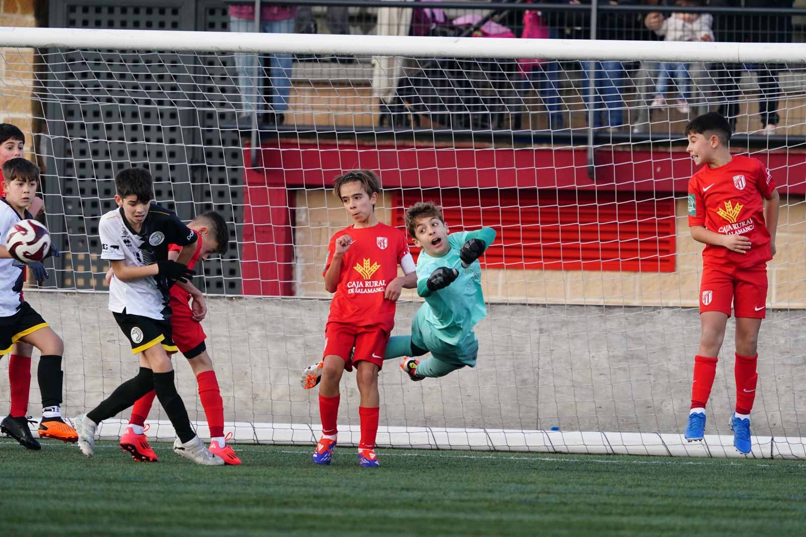 Las mejores imágenes de la jornada 13 de futbol base