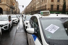 Concentración de taxis en Salamanca.