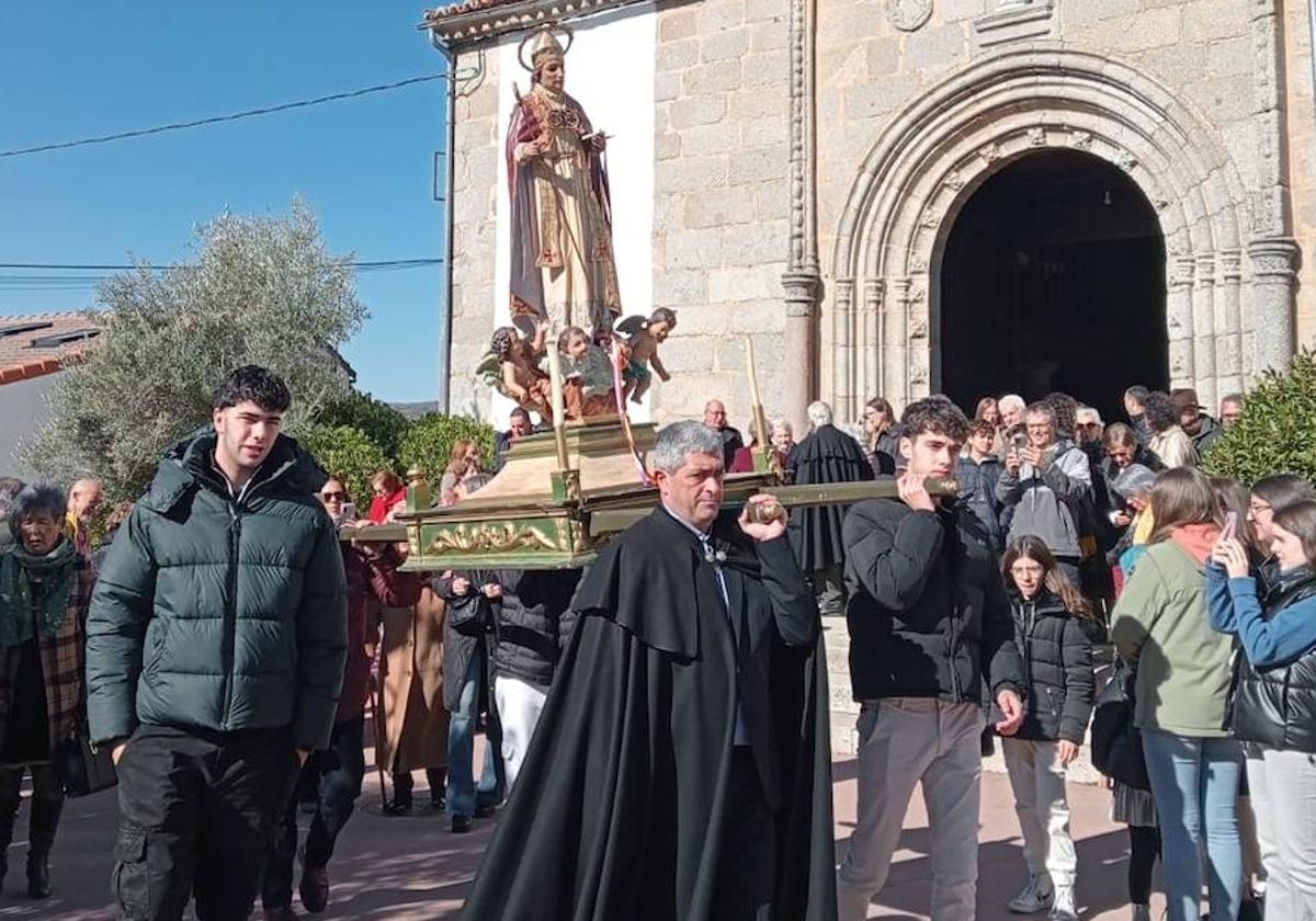 Procesión con la imagen de San Blas del año pasado.