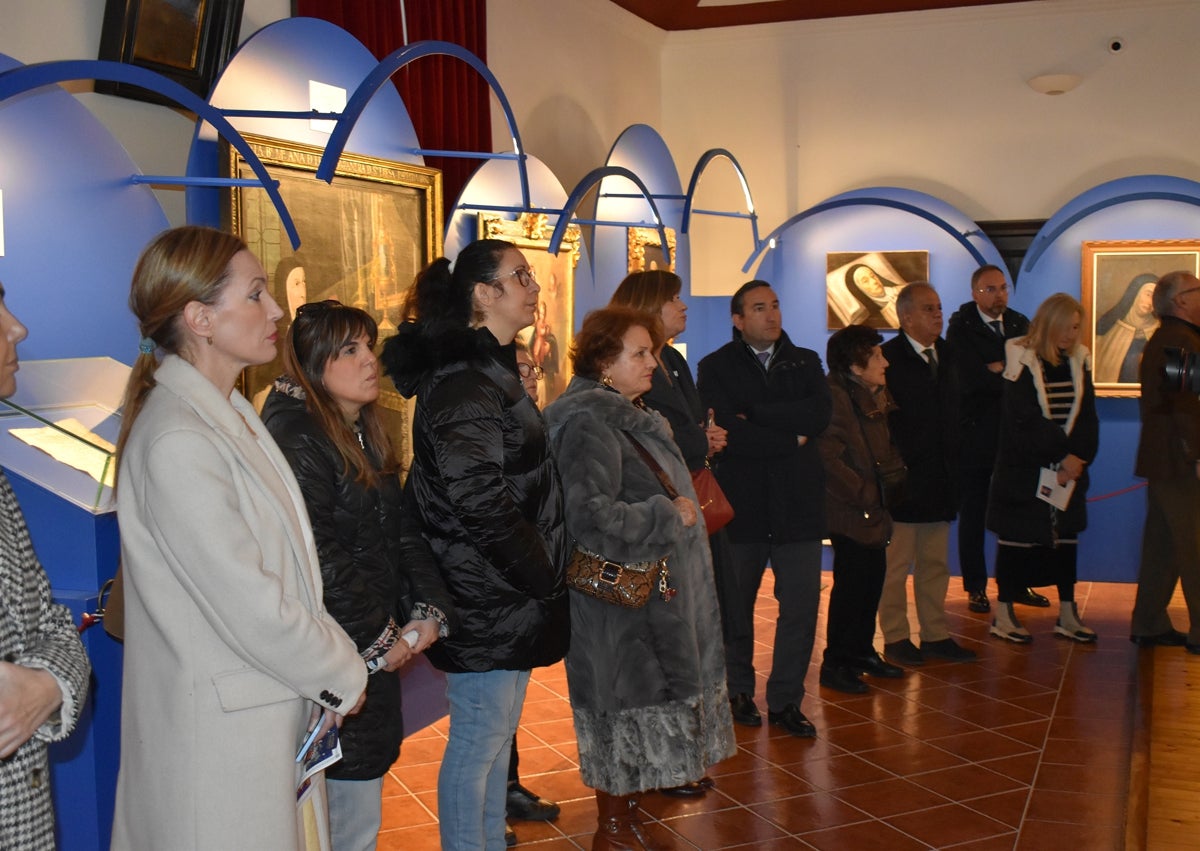 Imagen secundaria 1 - Recta final de la exposición &#039;De Claris Mulieribus&#039; en Alba de Tormes con más de 31.000 visitantes