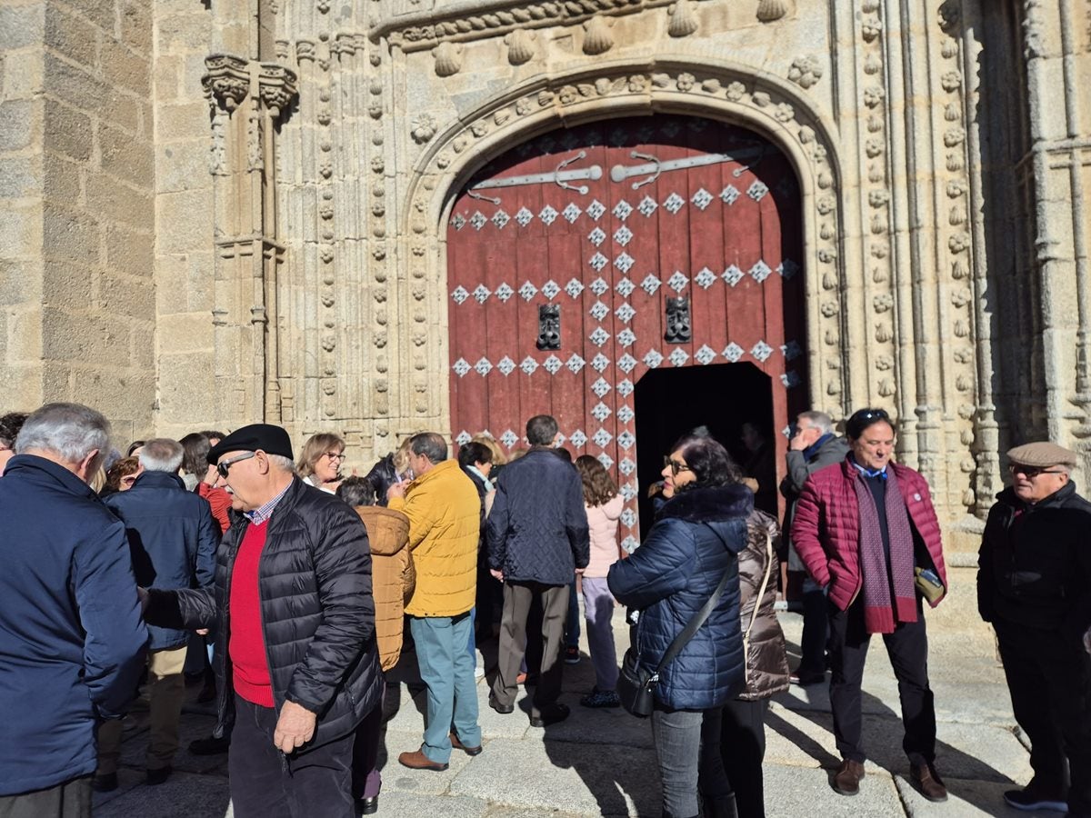 Fiesta de las gargantillas en las ruinas de la ermita de San Blás de Santiago de la Puebla