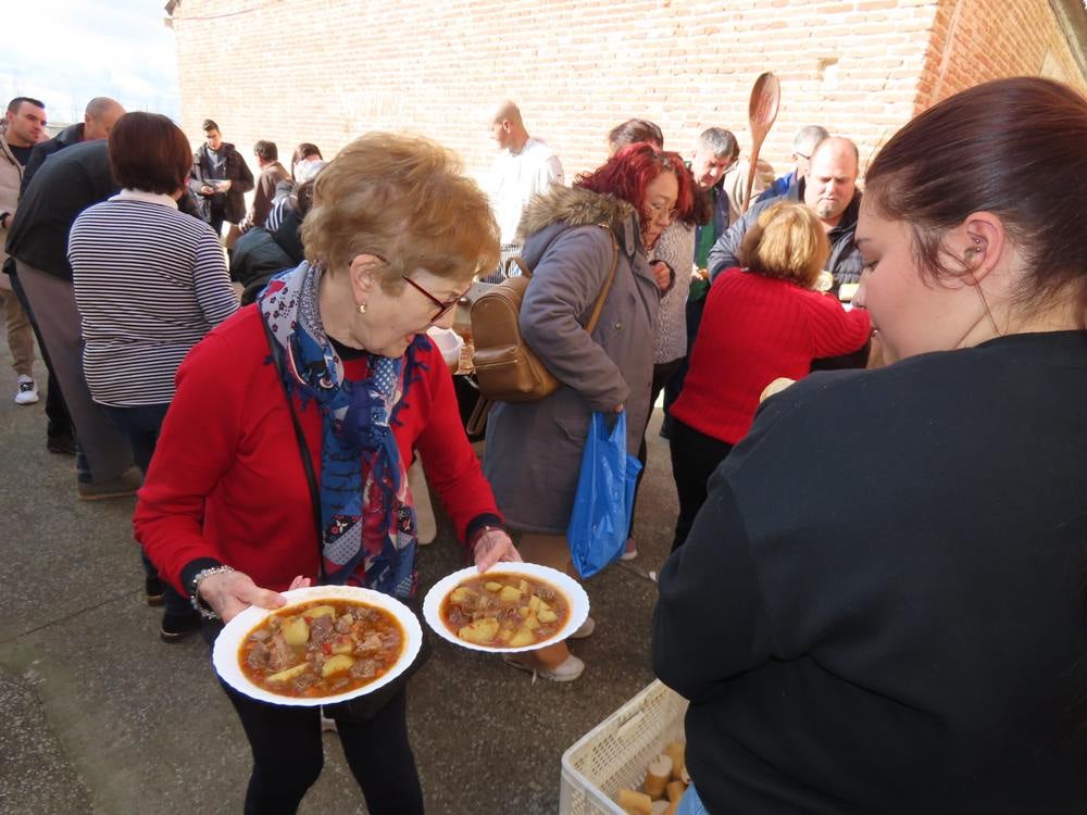 Buen sabor en la segunda jornada festiva de Palaciosrubios en honor a Las Candelas