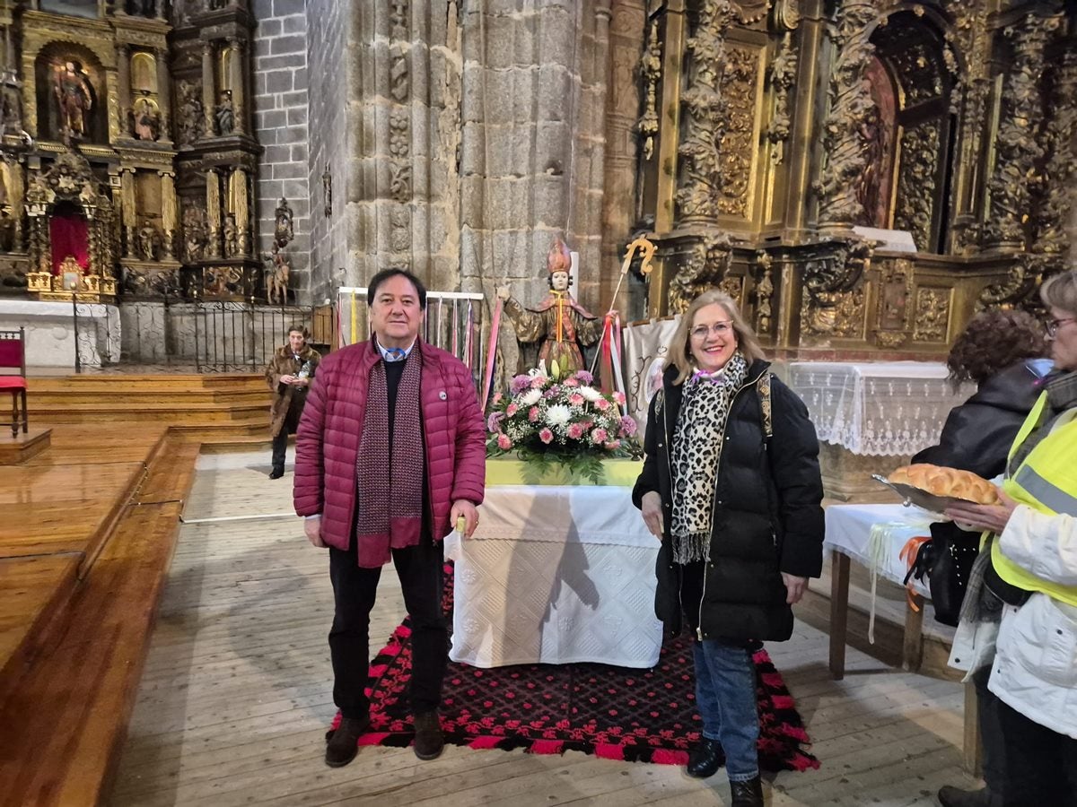 Fiesta de las gargantillas en las ruinas de la ermita de San Blás de Santiago de la Puebla