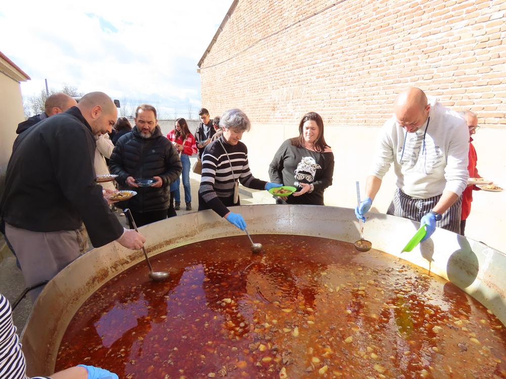 Buen sabor en la segunda jornada festiva de Palaciosrubios en honor a Las Candelas