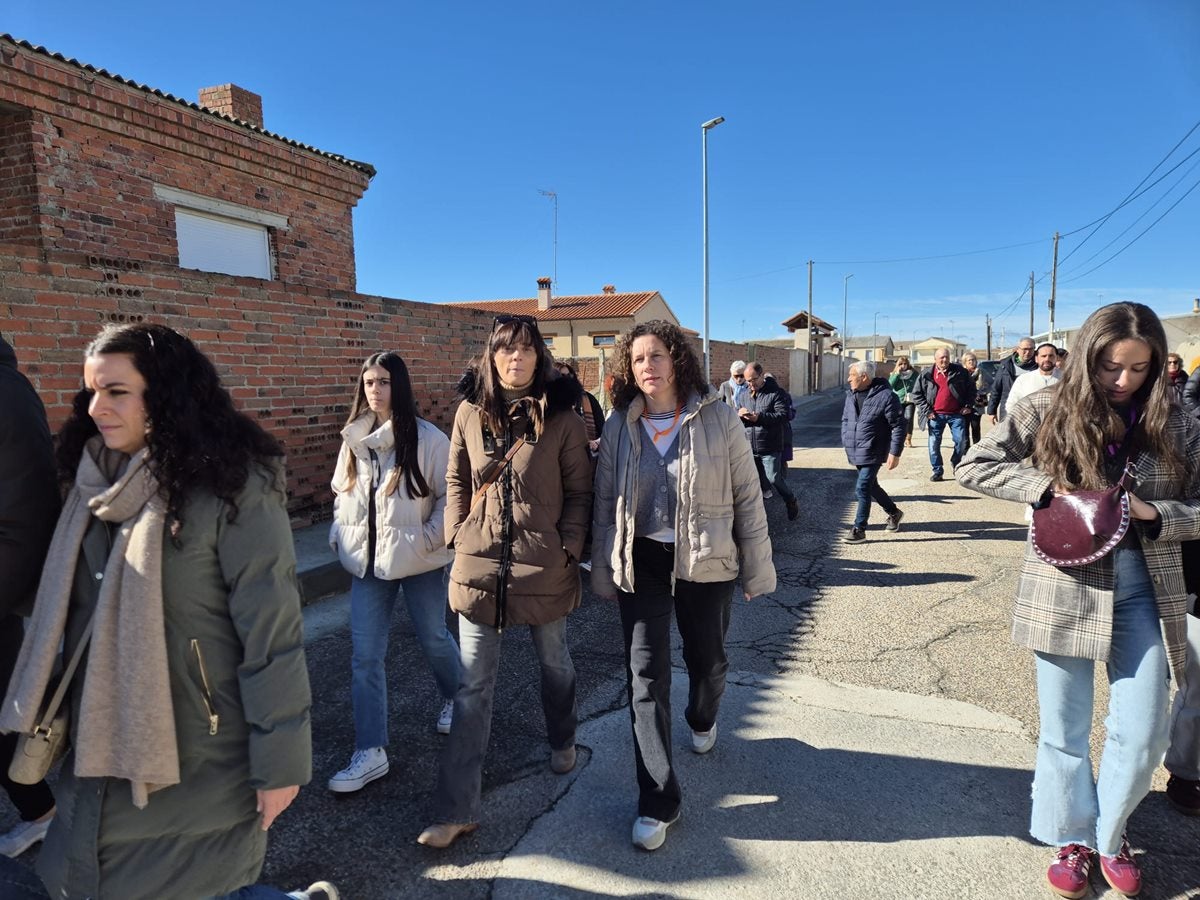 Fiesta de las gargantillas en las ruinas de la ermita de San Blás de Santiago de la Puebla