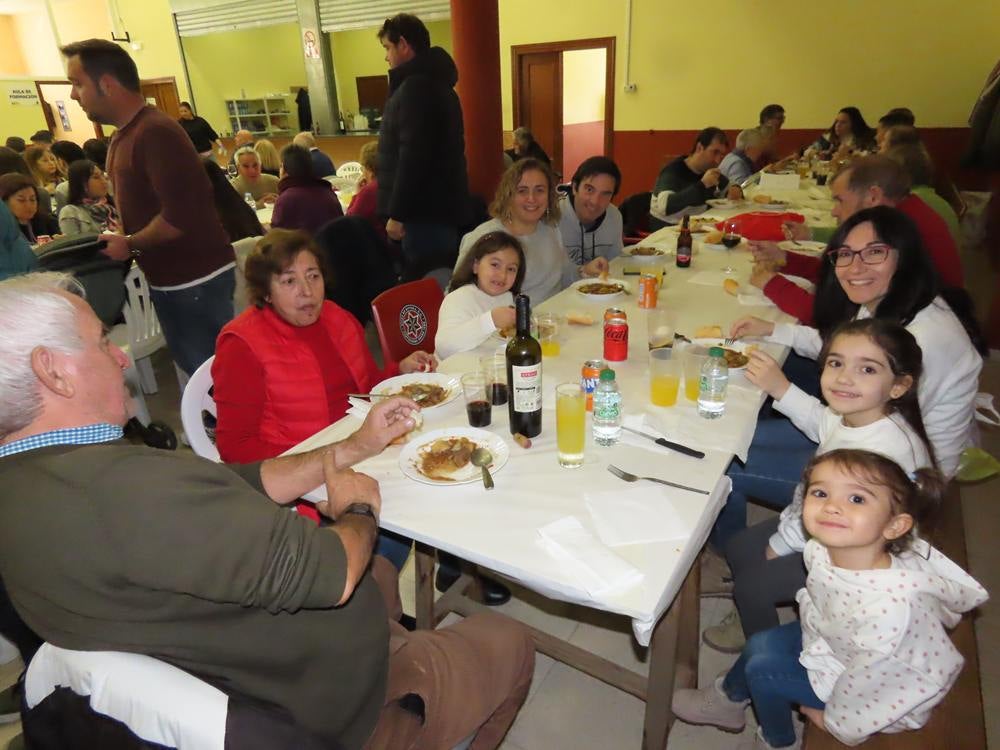 Buen sabor en la segunda jornada festiva de Palaciosrubios en honor a Las Candelas