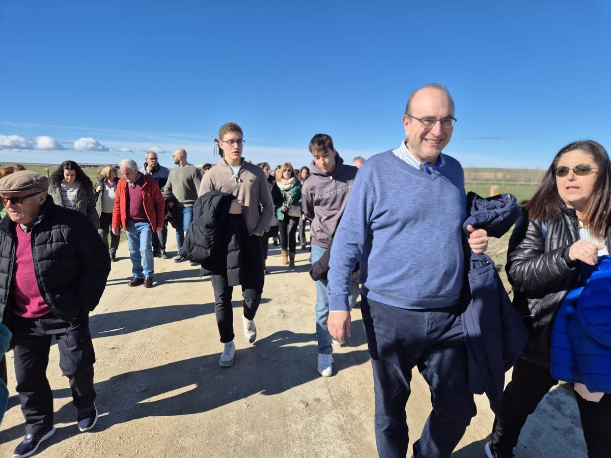 Fiesta de las gargantillas en las ruinas de la ermita de San Blás de Santiago de la Puebla