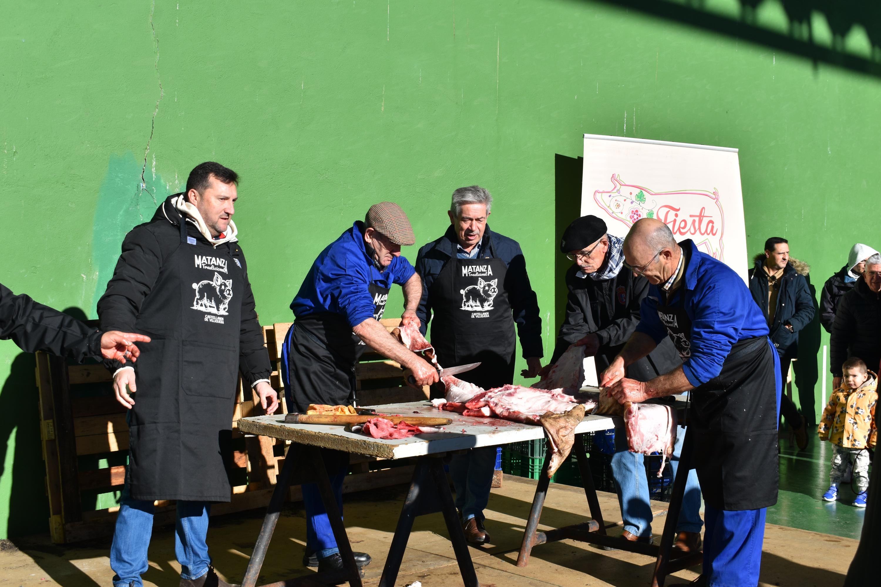 Castellanos de Villiquera estrena fiesta de la matanza con gran éxito