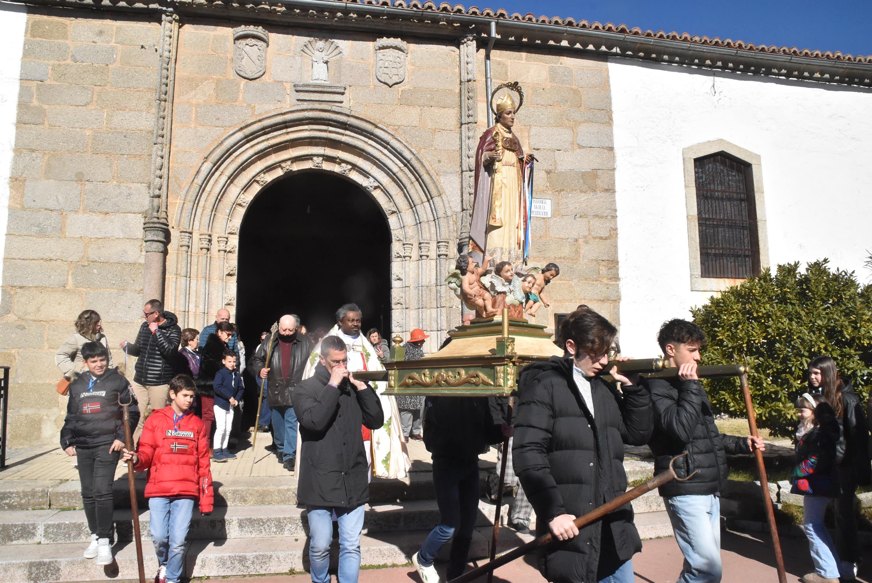 El buen tiempo acompaña a San Blas en su festividad en Fuentes de Béjar