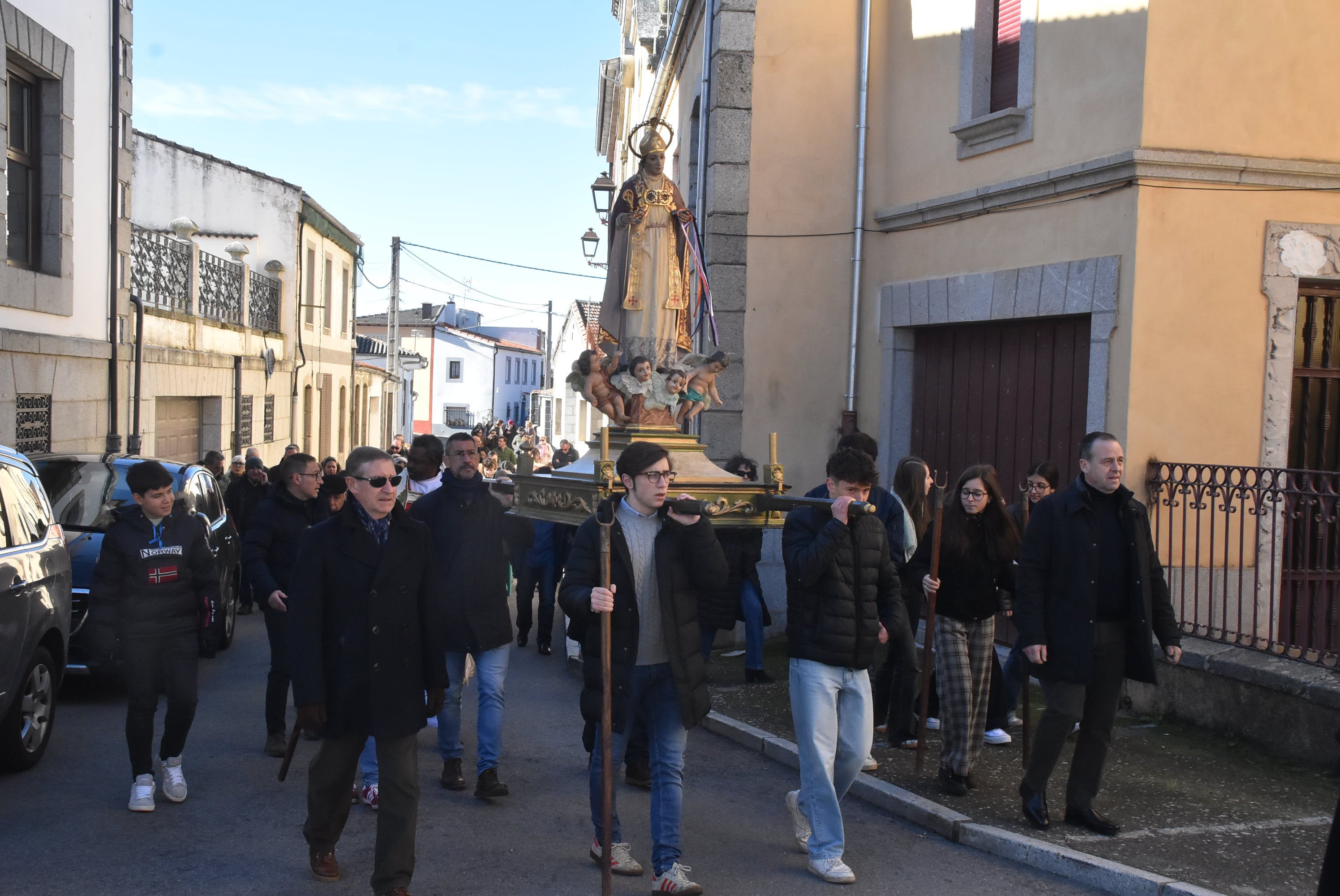 El buen tiempo acompaña a San Blas en su festividad en Fuentes de Béjar