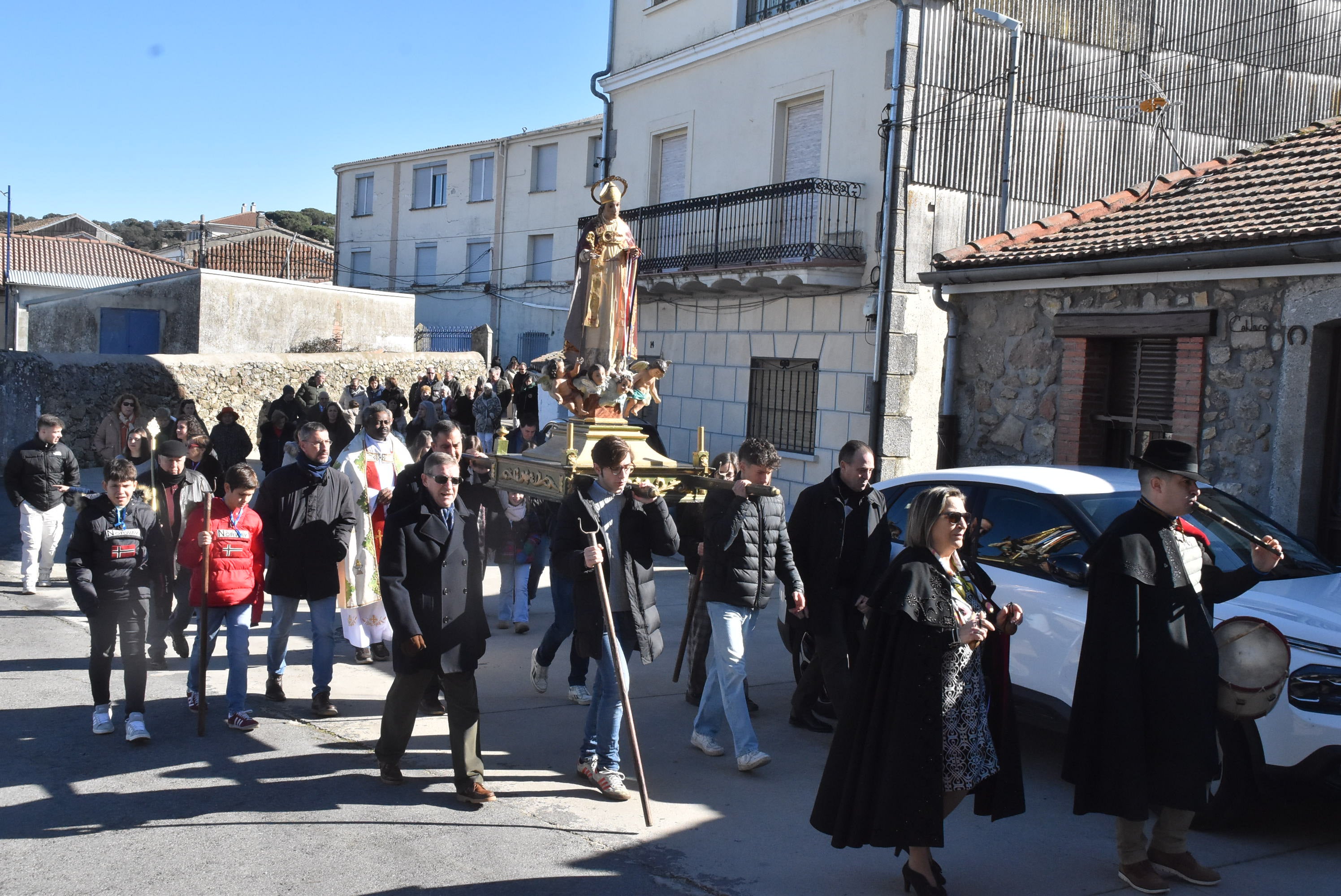 El buen tiempo acompaña a San Blas en su festividad en Fuentes de Béjar