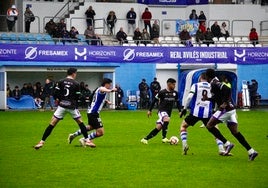Martín Galván, en una acción de ataque del Salamanca UDS frente al Avilés.