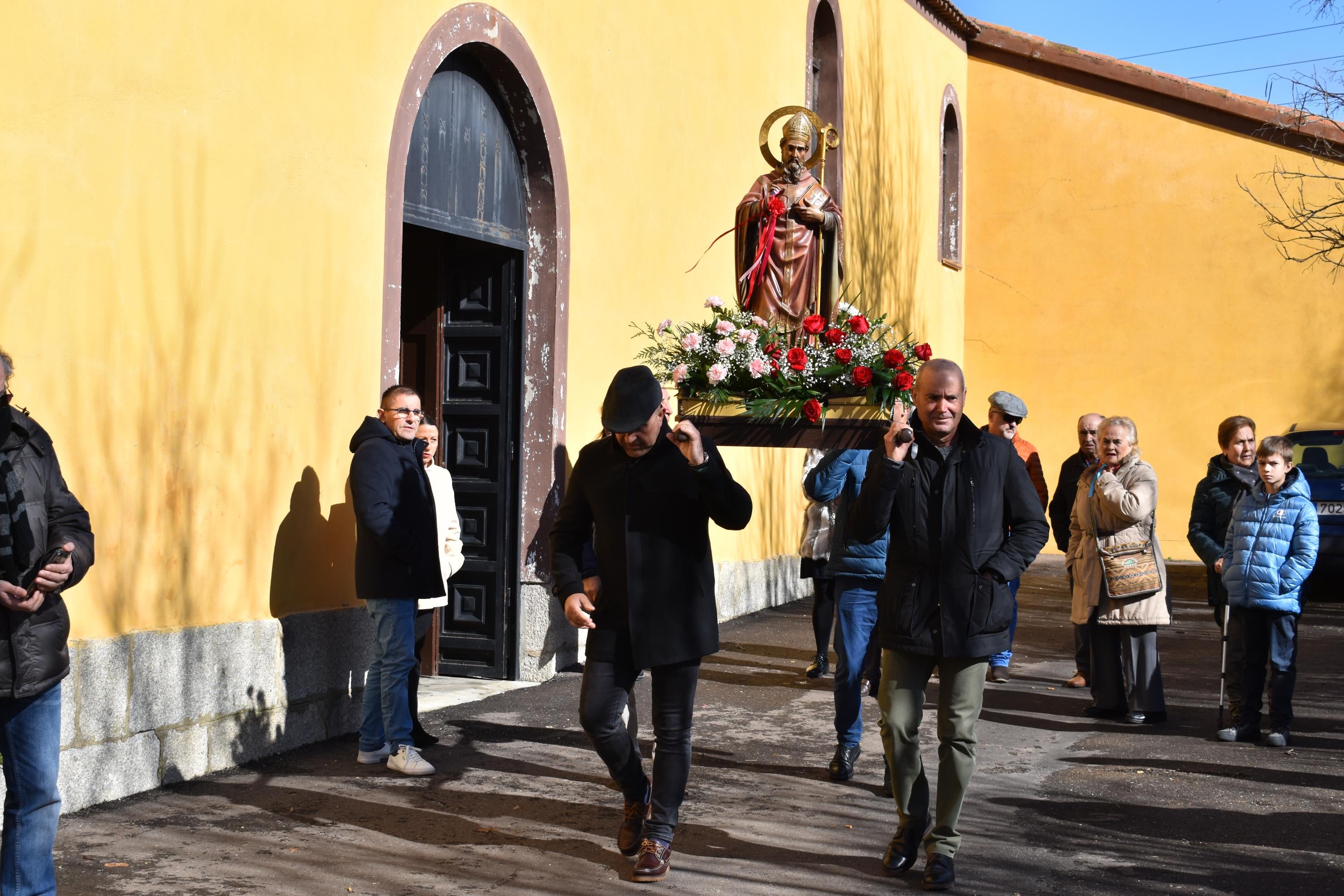 La Maya despide sus fiestas de San Blas con las citas religiosas y una gran comida