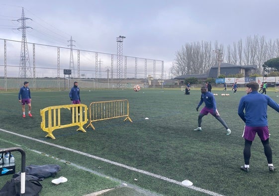 Murua, Cantero, Souley y Amaro, jugando un fútbol-tenis este lunes.