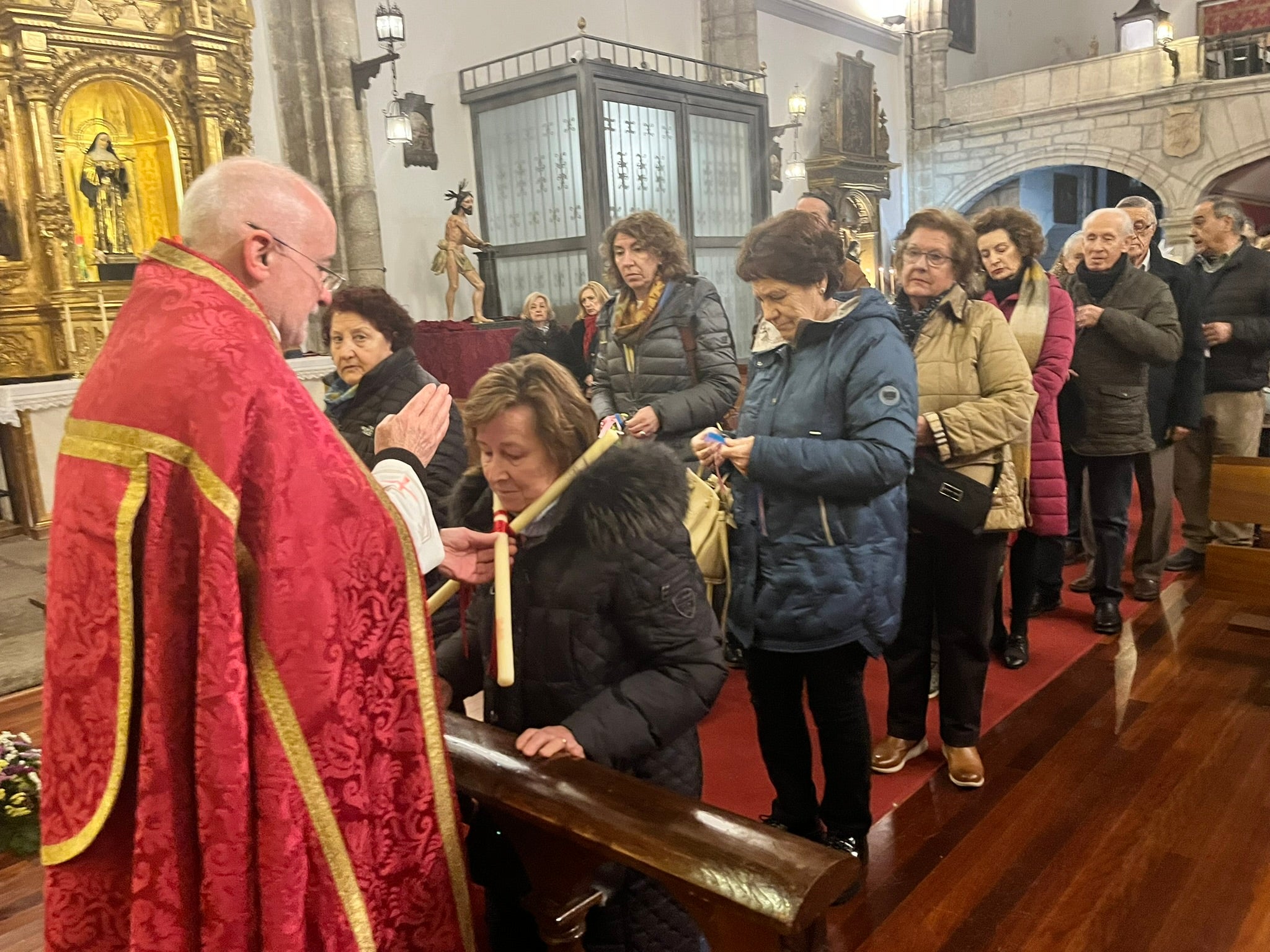 Béjar honra a San Blas con la bendición de las gargantillas