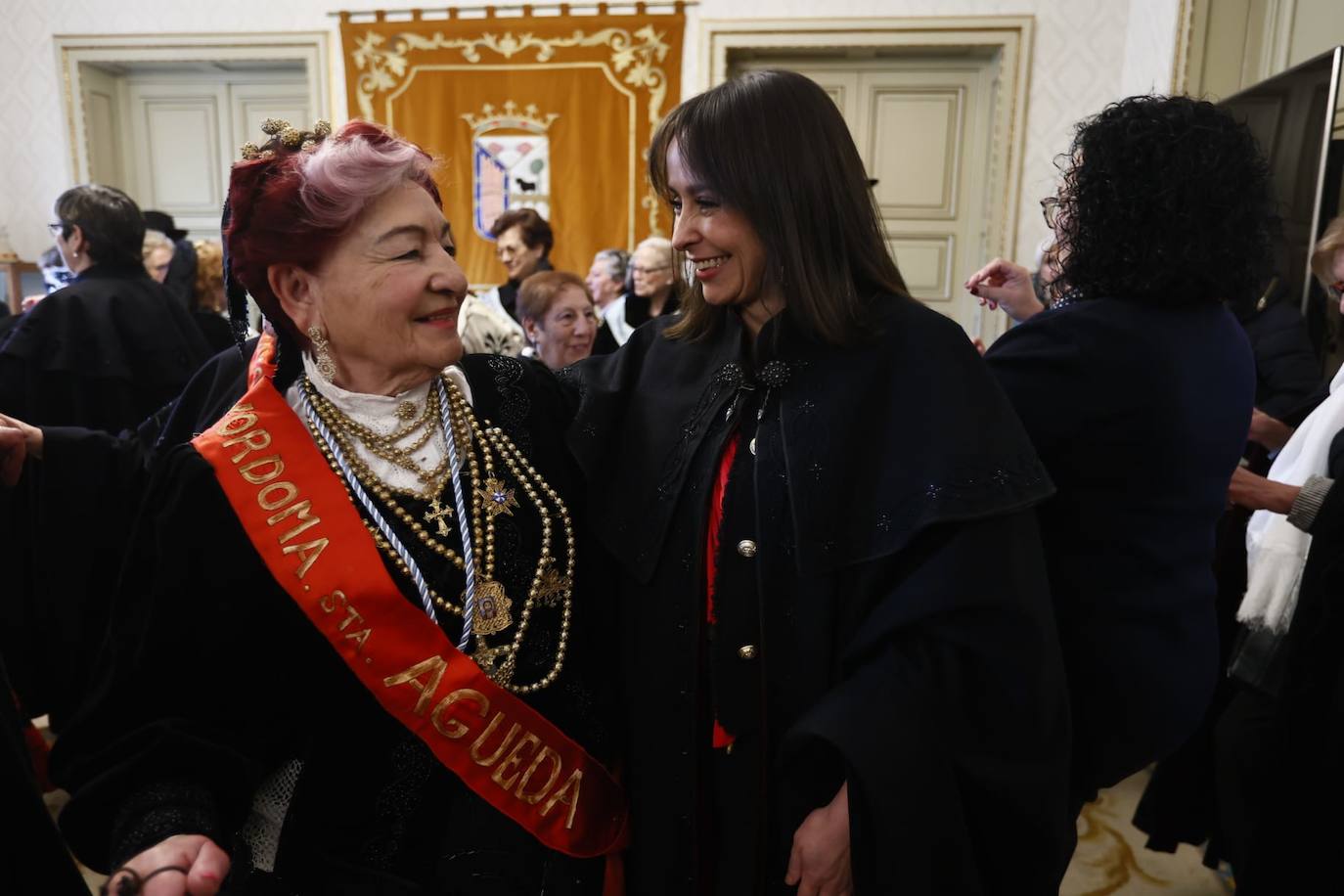 Las Águedas no fallan a la tradición e impregnan de alegría Salamanca en su día a ritmo de folclore