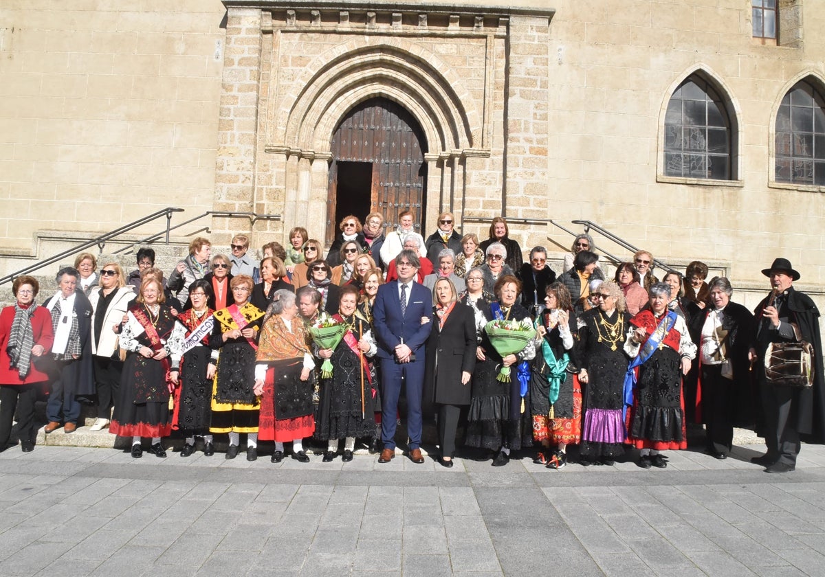 Las águedas de Béjar reclaman talleres textiles para engalanar la ciudad