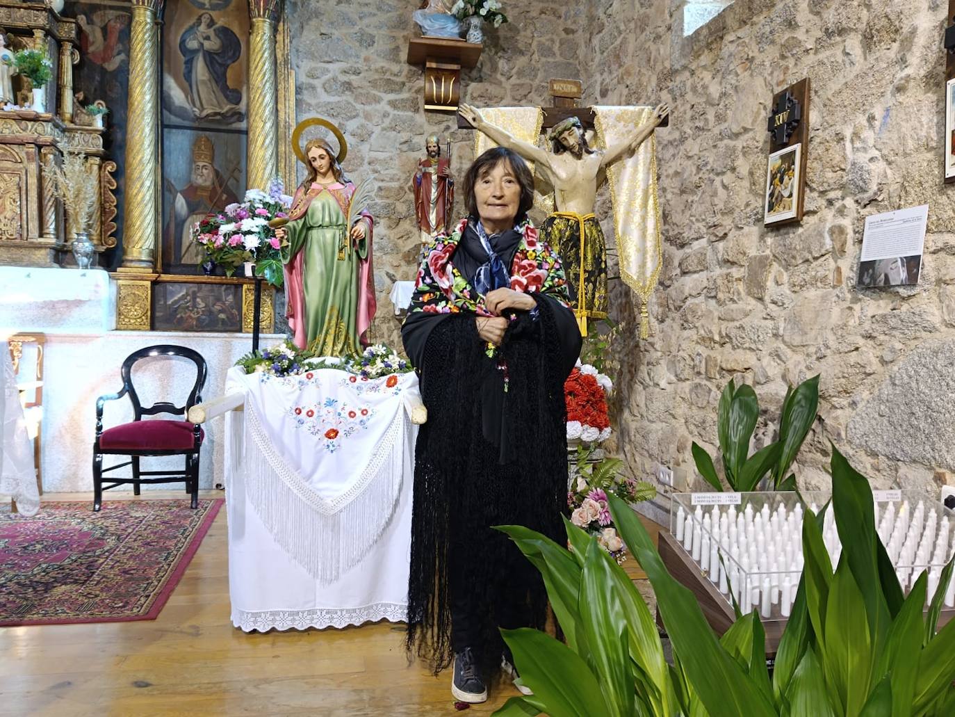 Las mujeres de Santibáñez de la Sierra honran a Santa Águeda