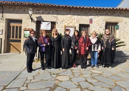 Las mujeres se congregaron para celebrar el día de las águedas.