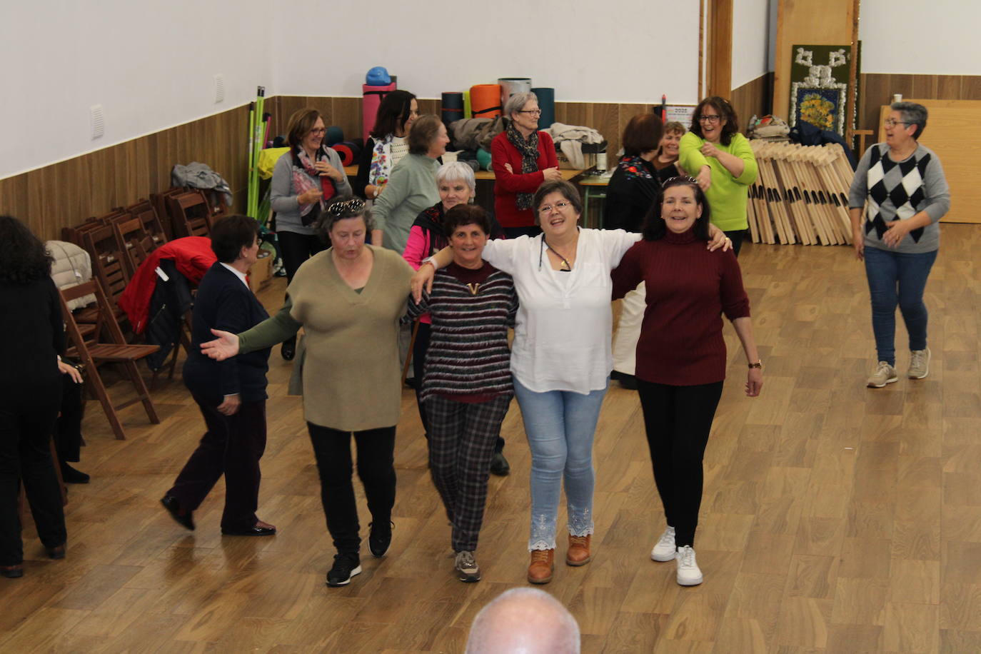 Las mujeres de Santibáñez de Béjar celebran la festividad de Santa Águeda