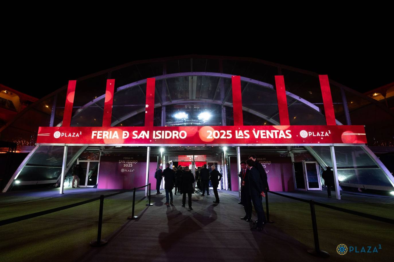 Salmantinos en la pasarela de estrellas de la gala de San Isidro 2025 en la primera plaza del mundo