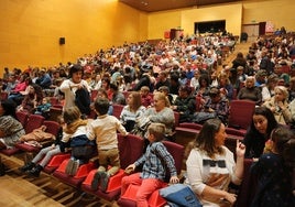 Actuación en el auditorio de Villares de la Reina.