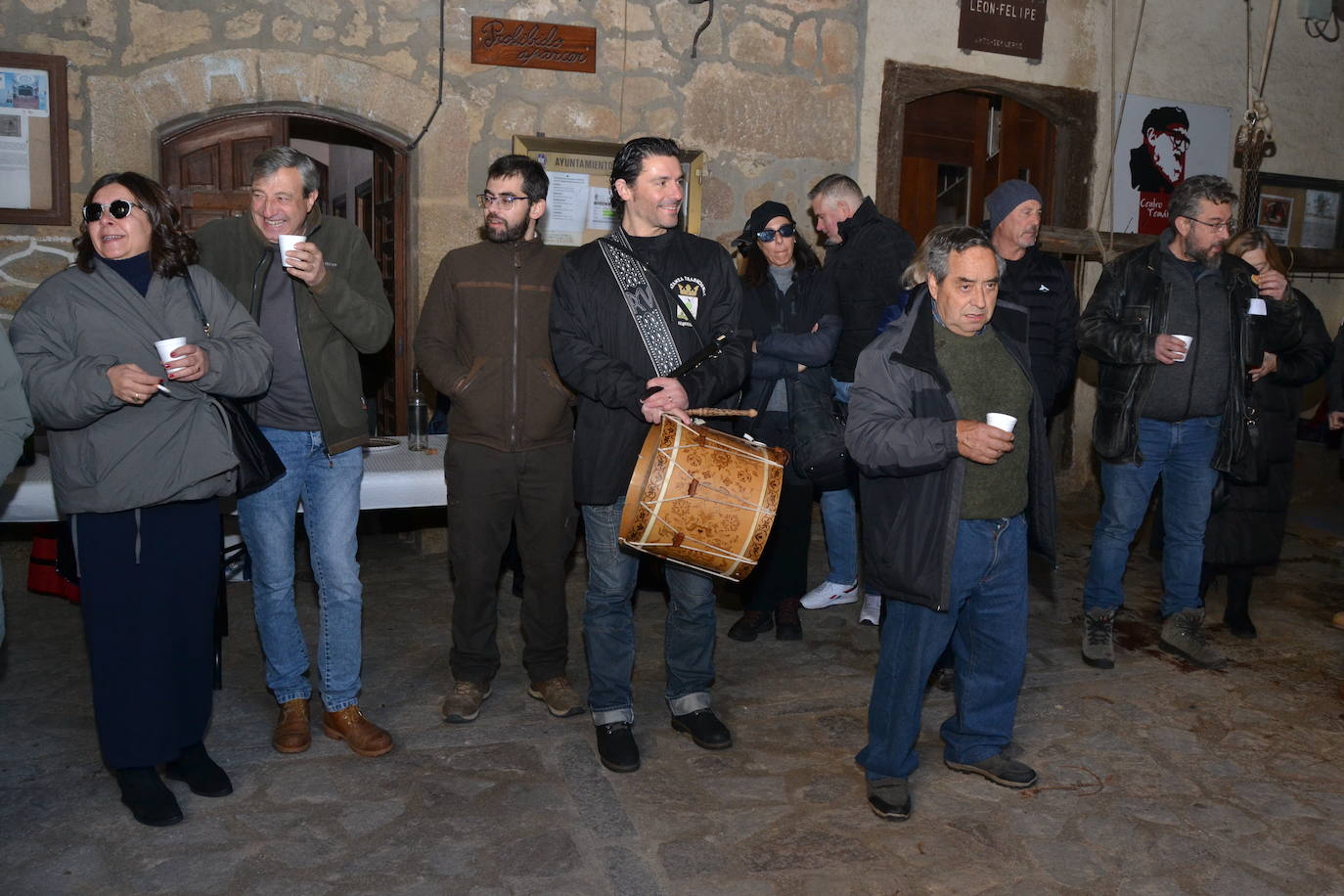 Ambiente festivo en Sequeros con aire matancero