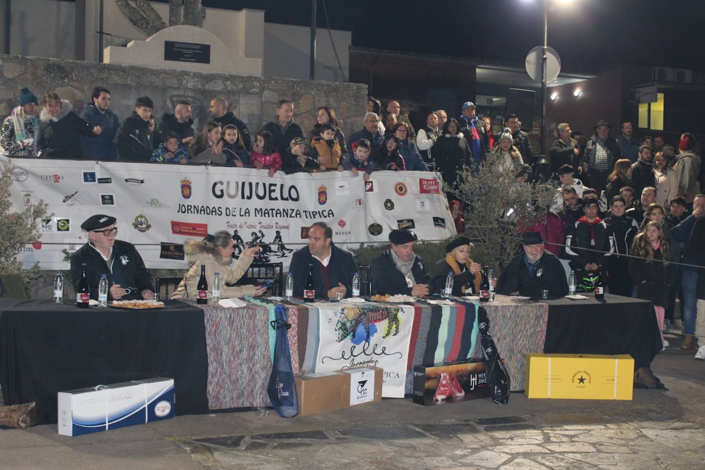 Guijuelo disfruta de su matanza nocturna