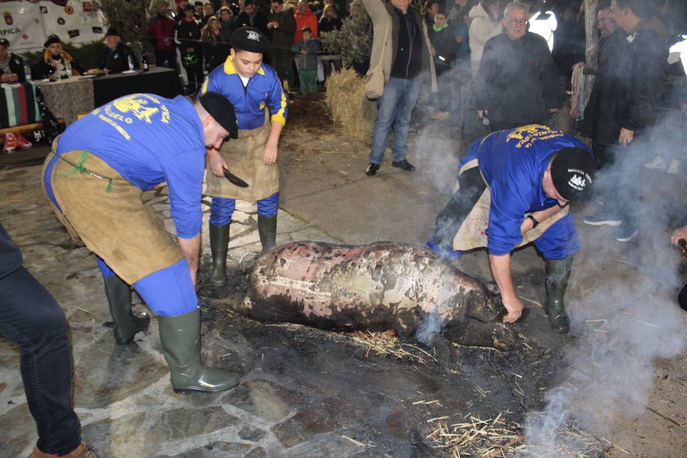 Guijuelo disfruta de su matanza nocturna