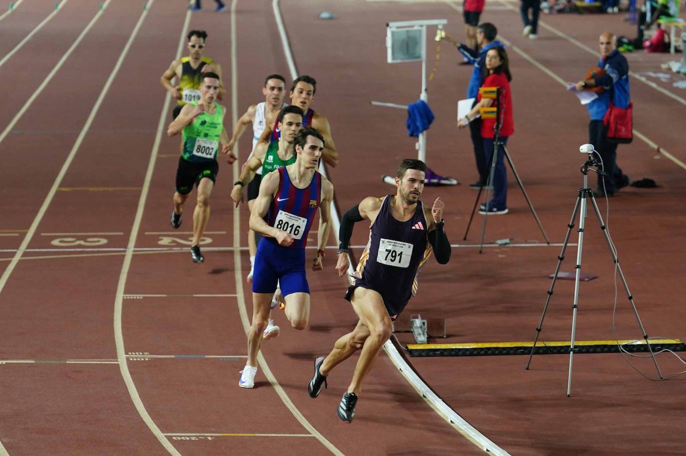 Las mejores imágenes de una gran tarde de atletismo culminada con el carrerón de Eva Santidrián