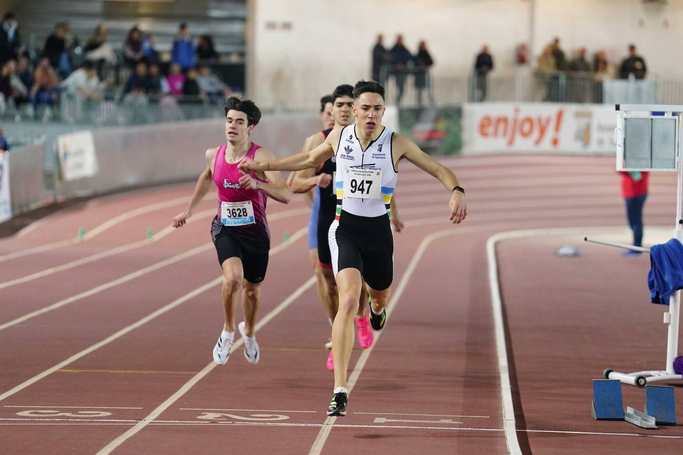 Las mejores imágenes de una gran tarde de atletismo culminada con el carrerón de Eva Santidrián