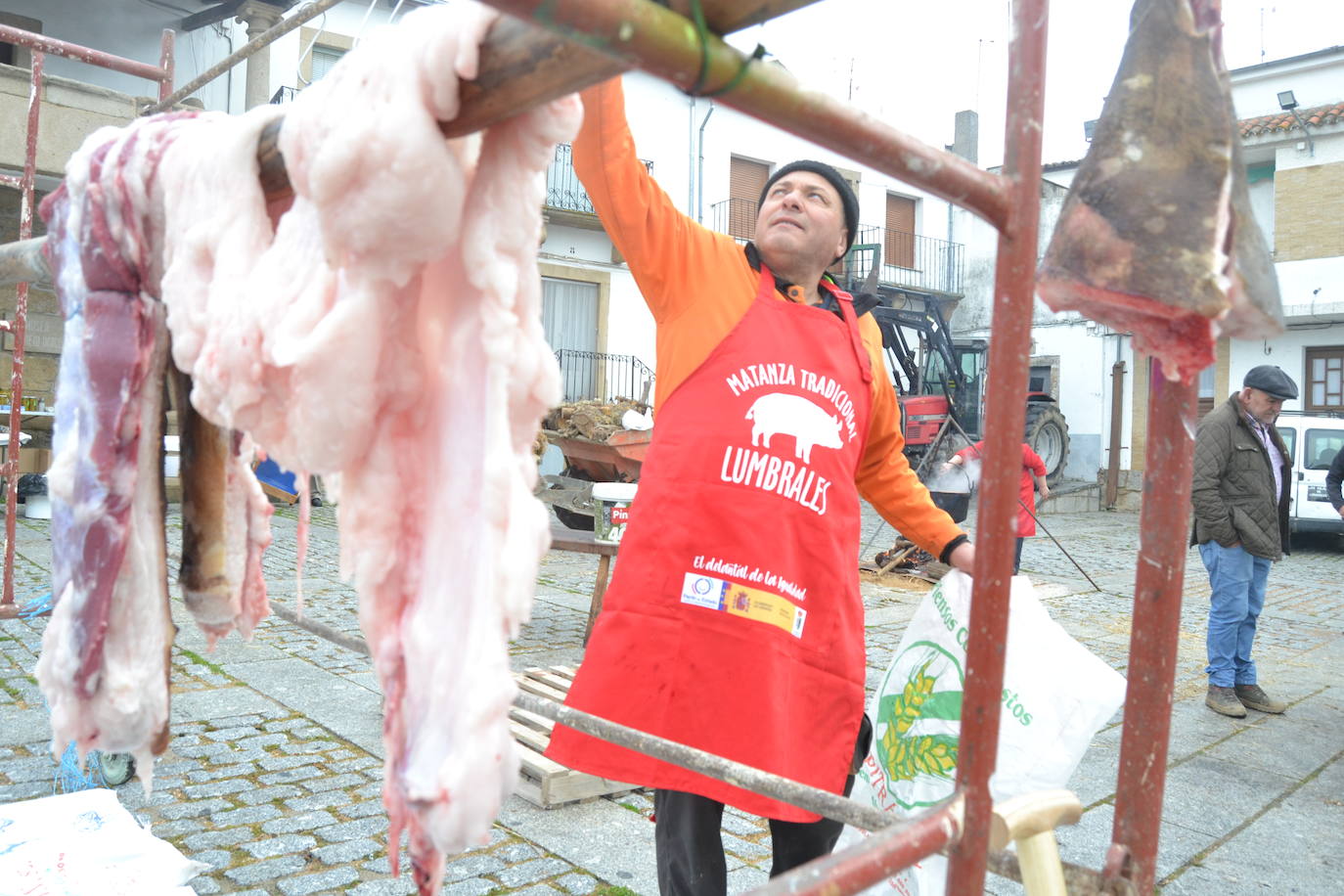 La tradición de la matanza reluce en Lumbrales