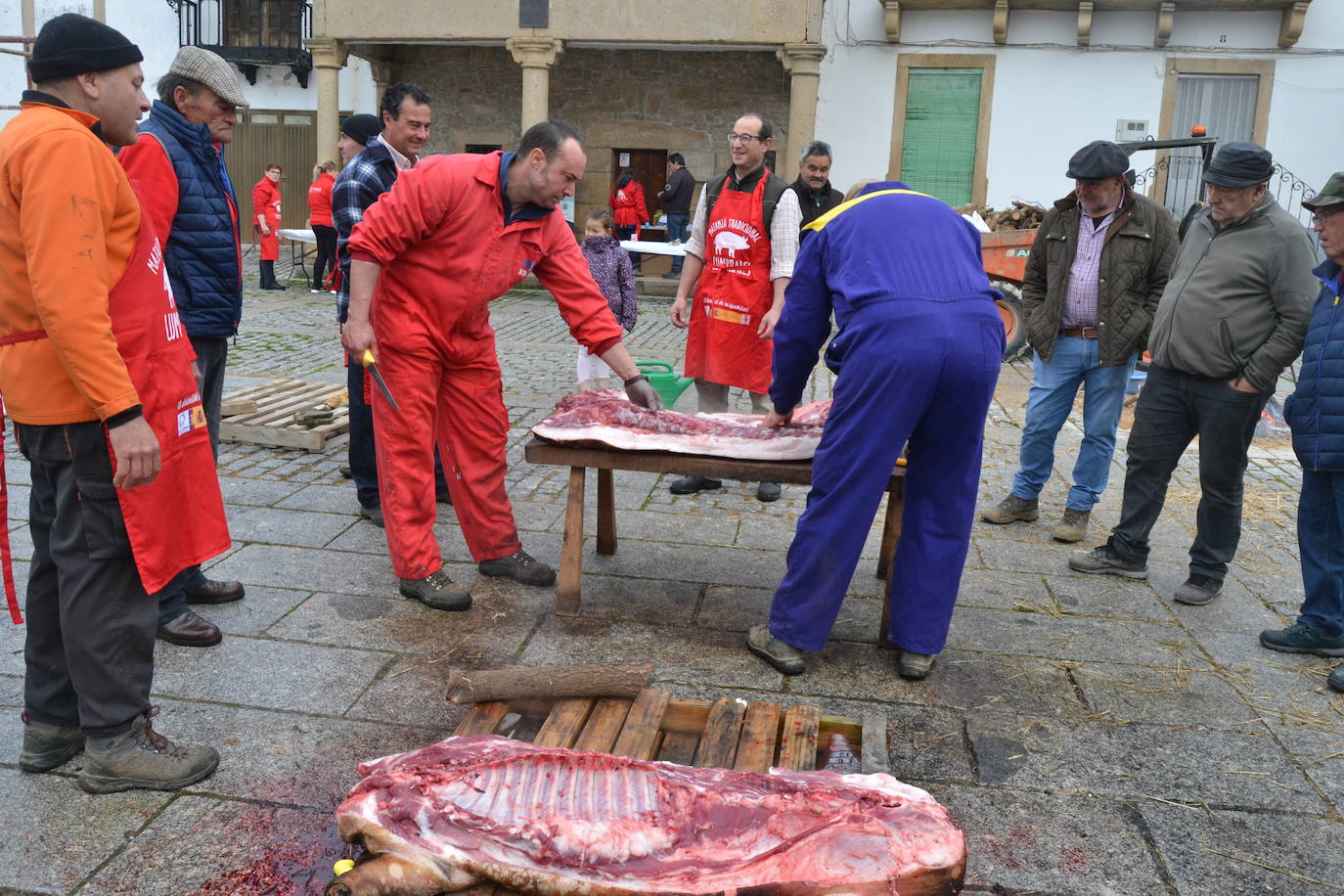 La tradición de la matanza reluce en Lumbrales