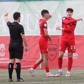 Villardón y Antonio se lamentan tras una acción fallada.