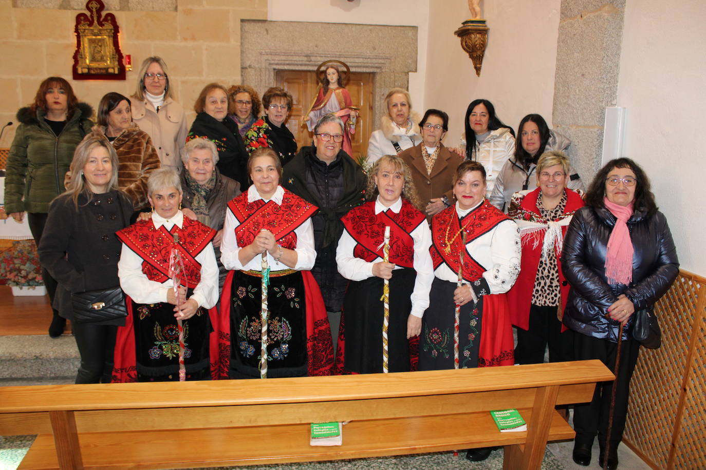 Las mujeres de Fuenterroble de Salvatierra celebran la festividad de Santa Águeda