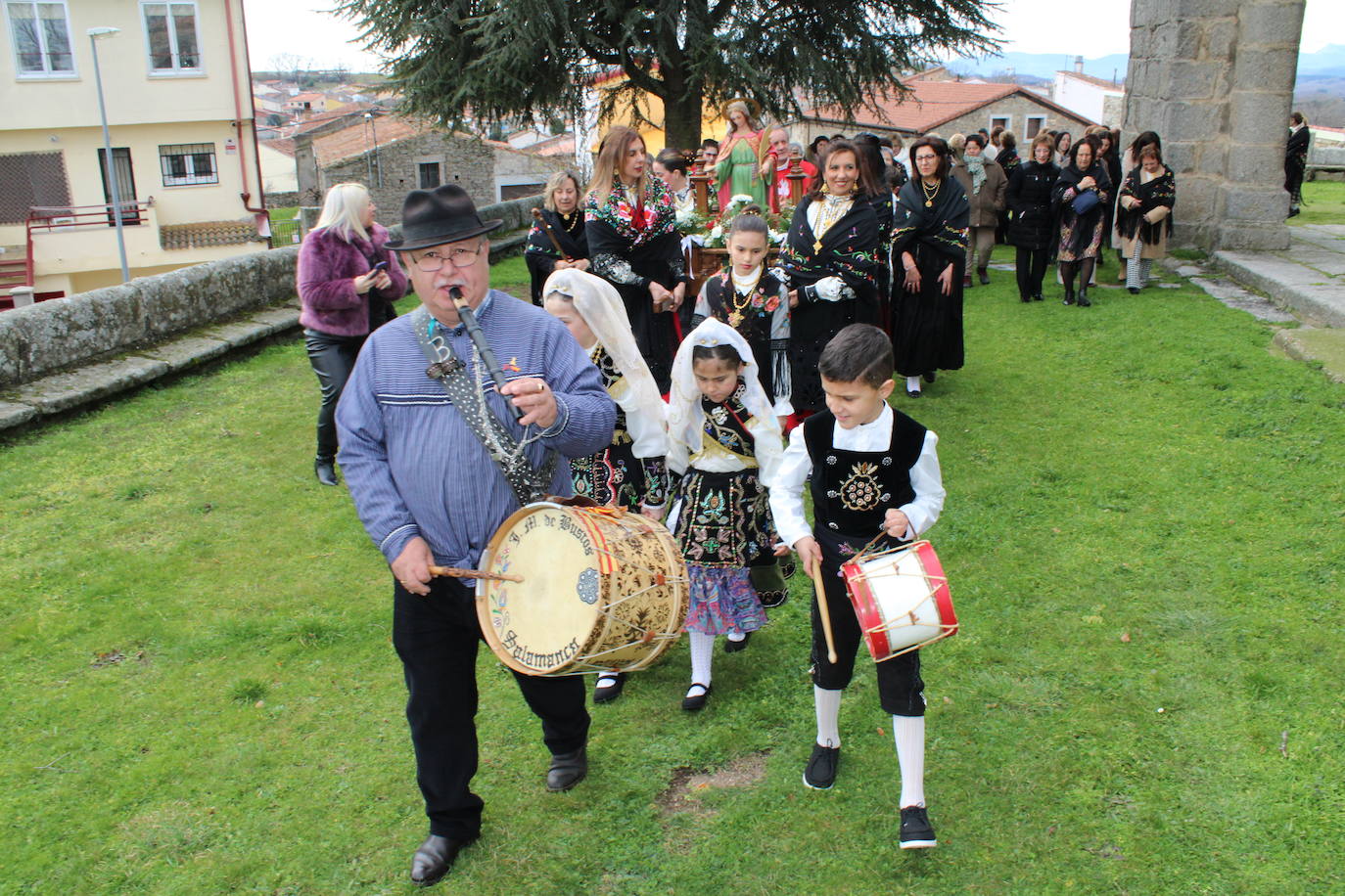 Las mujeres de Los Santos se vuelcan con las celebraciones en honor a Santa Águeda