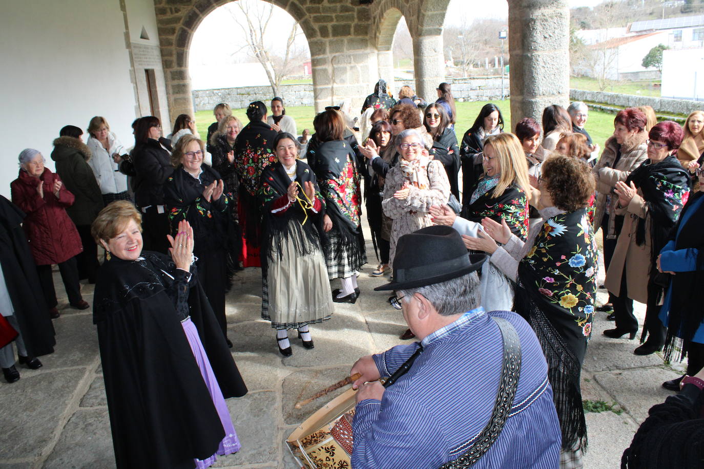 Las mujeres de Los Santos se vuelcan con las celebraciones en honor a Santa Águeda