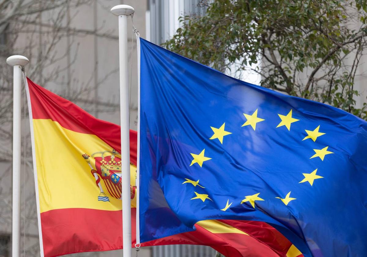 Bandera de España y la UE.