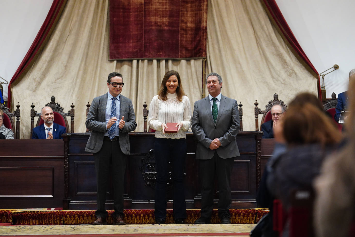 La Universidad rinde homenaje al personal técnico, de gestión y de administración y servicios