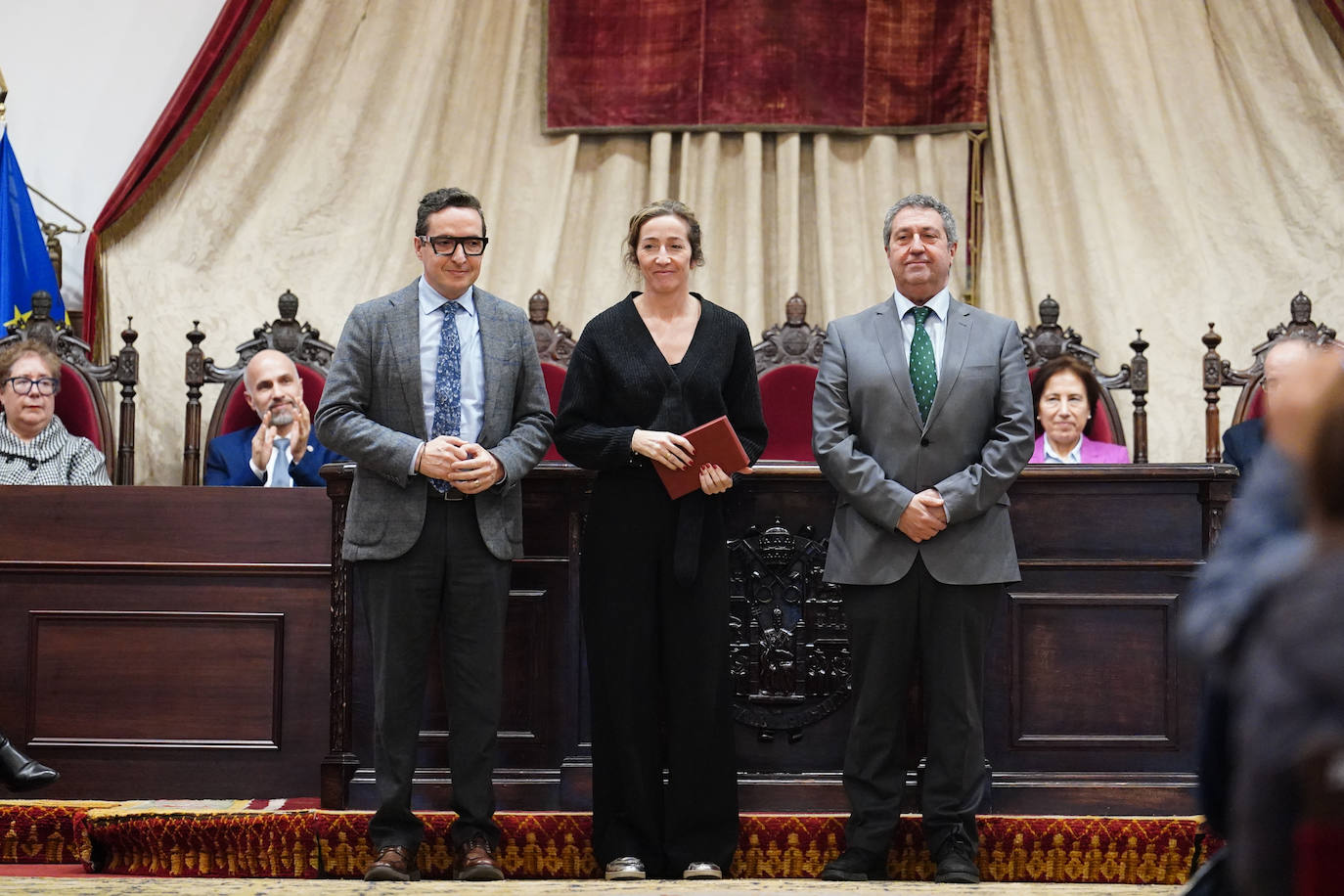 La Universidad rinde homenaje al personal técnico, de gestión y de administración y servicios