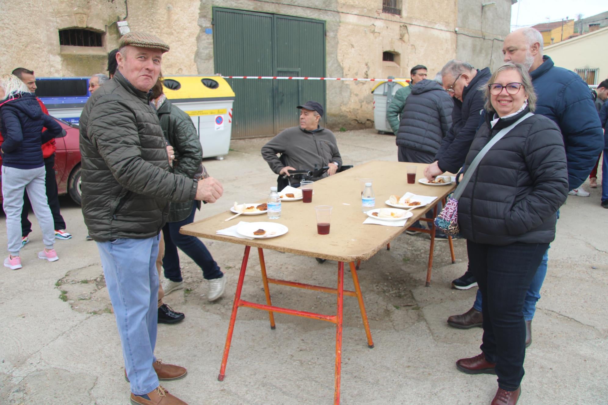 El público honra la fiesta de la matanza tradicional en Matilla de los Caños