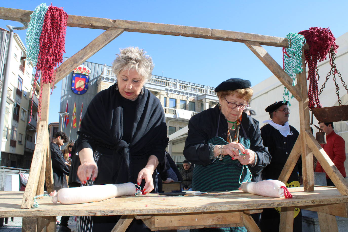 Guijuelo disfruta de una animada fiesta del mondongo