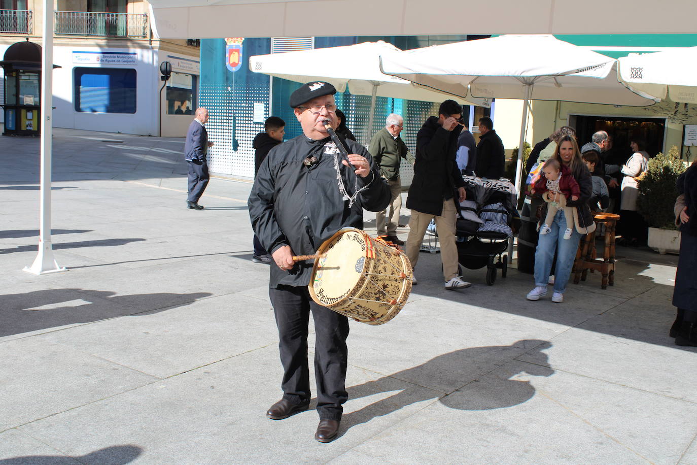 Guijuelo disfruta de una animada fiesta del mondongo