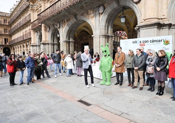 El presidente de Pyfano leyendo el manifiesto