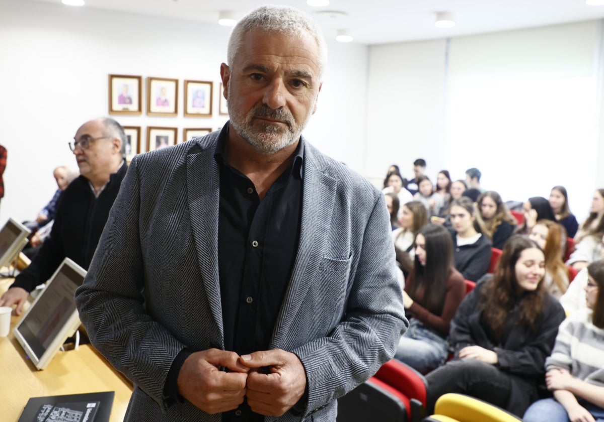 Sebastián Nogales, presidente de AVTCyL y víctima educadora en la Facultad de Psicología de Salamanca.